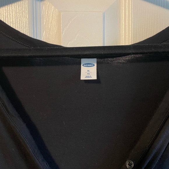 Black button up tshirt - Picture 3 of 6